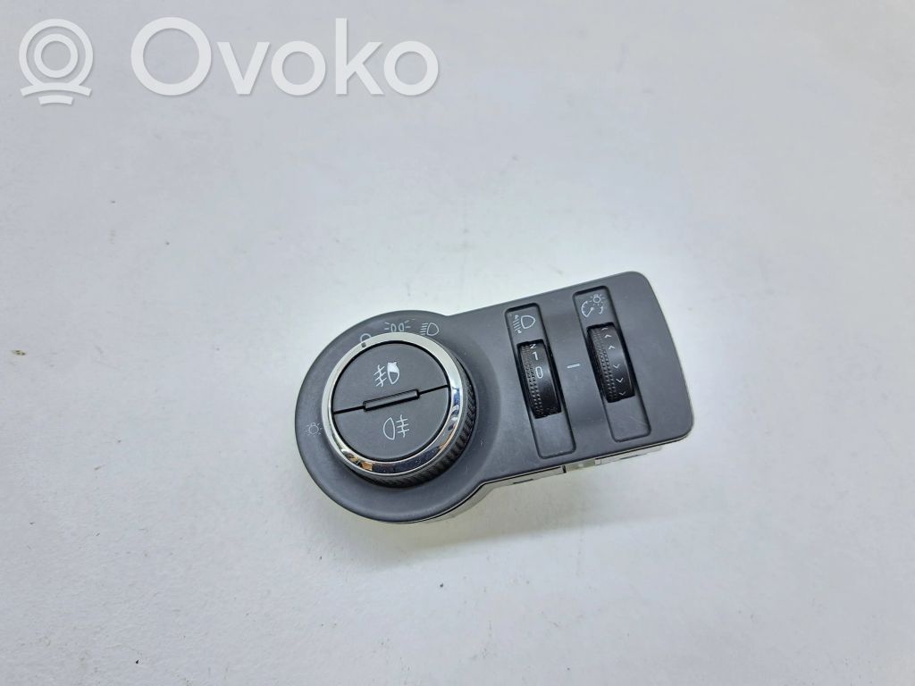 Opel Astra J Light switch 
