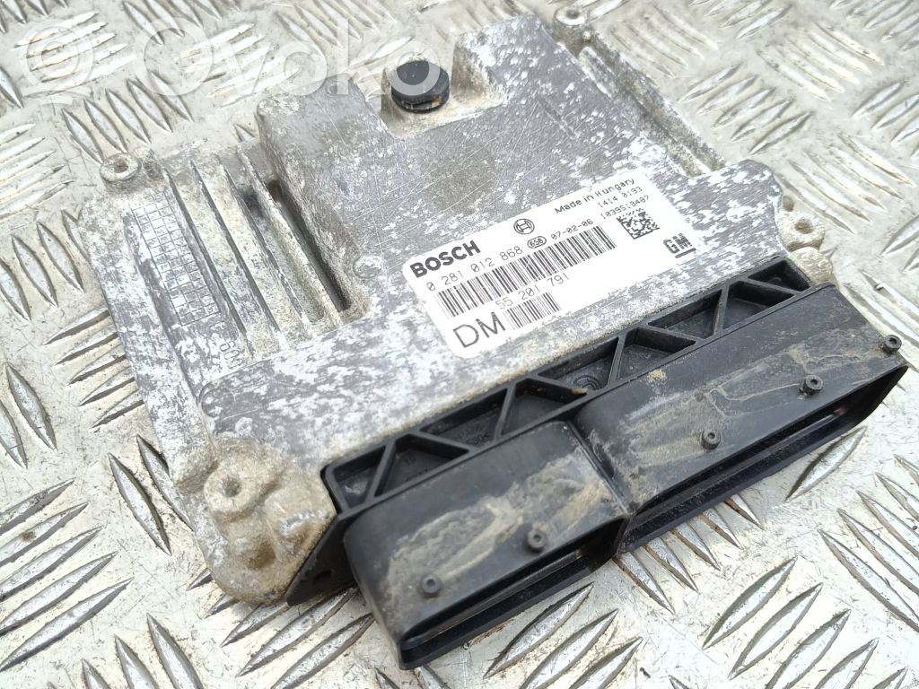 Opel Vectra C Engine control unit/module 