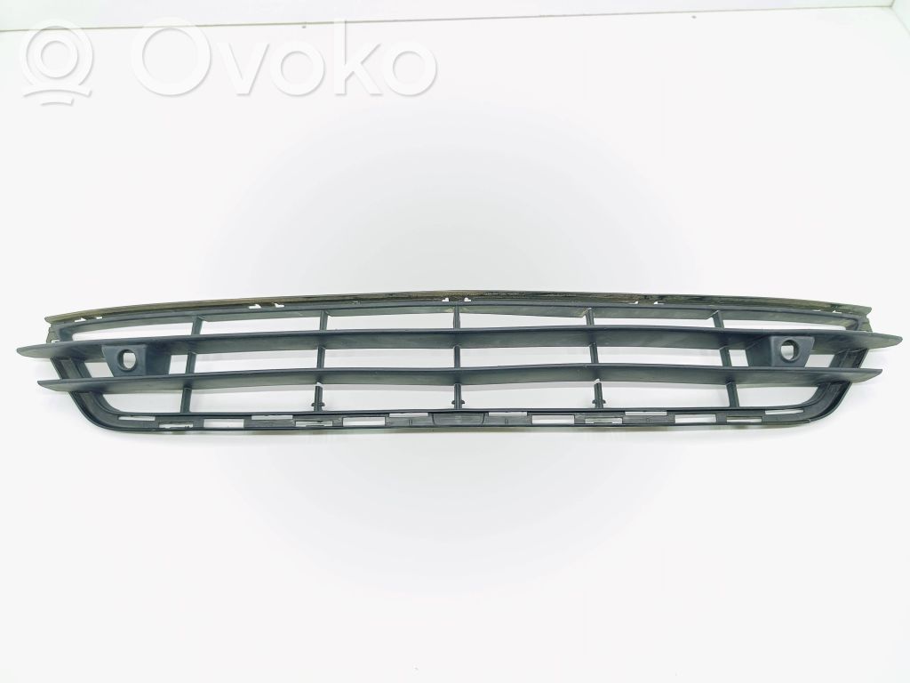 Volvo S60 Front bumper lower grill 