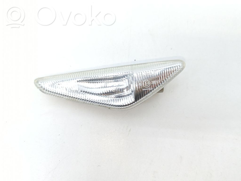 BMW X5 E70 Front fender indicator light 