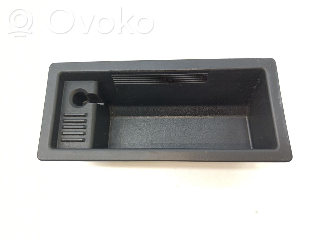 Ashtray (front)   6954945
