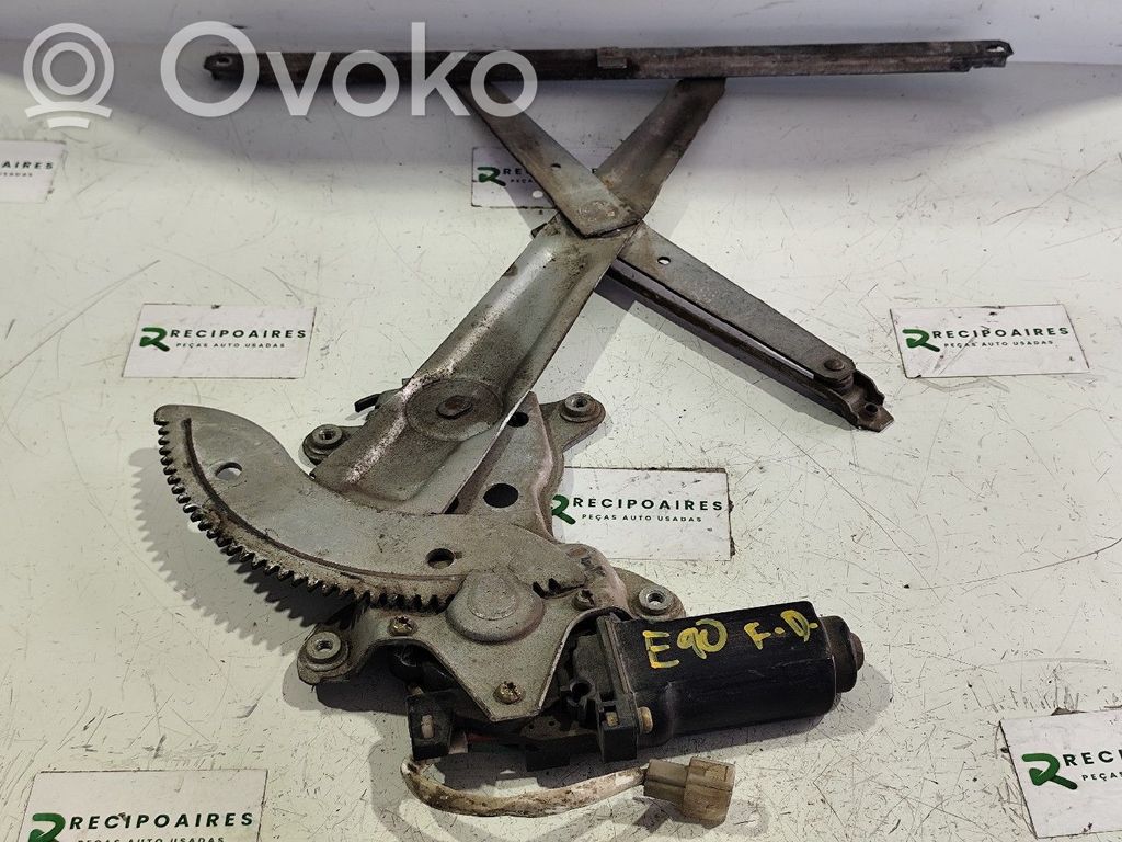 Toyota Corolla E90 Mecanismo para subir la puerta delantera sin motor 