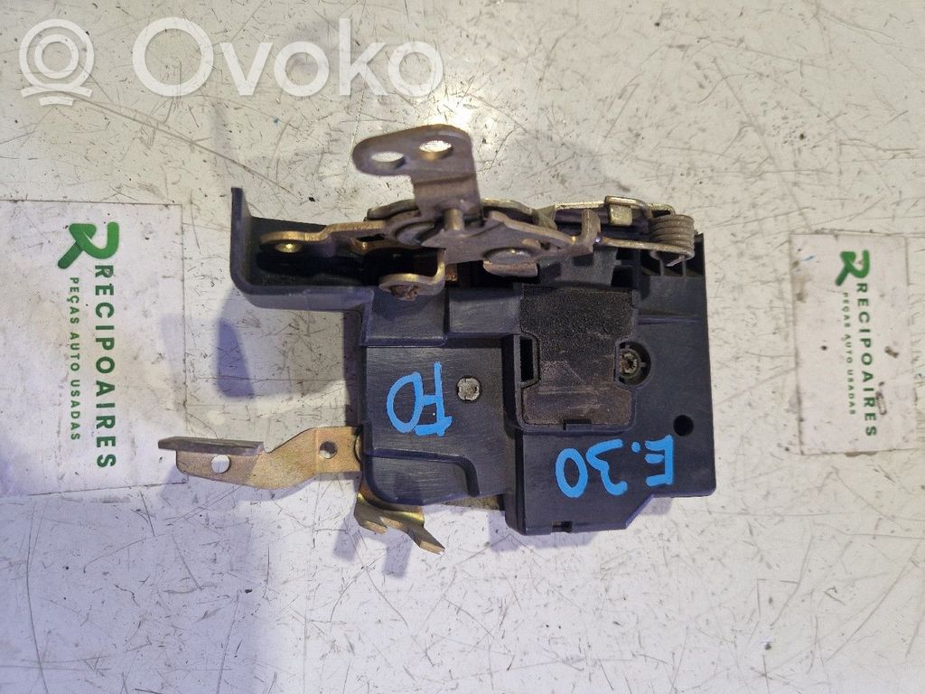 BMW 3 E30 Priekšpusē slēdzene 