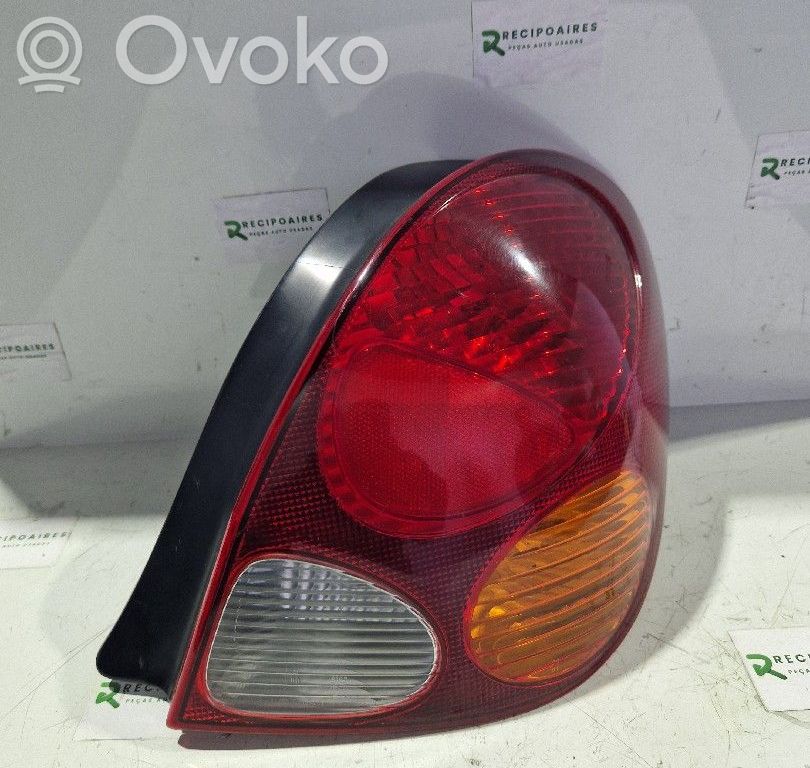 Toyota Corolla Verso E110 Lampă spate în caroserie 