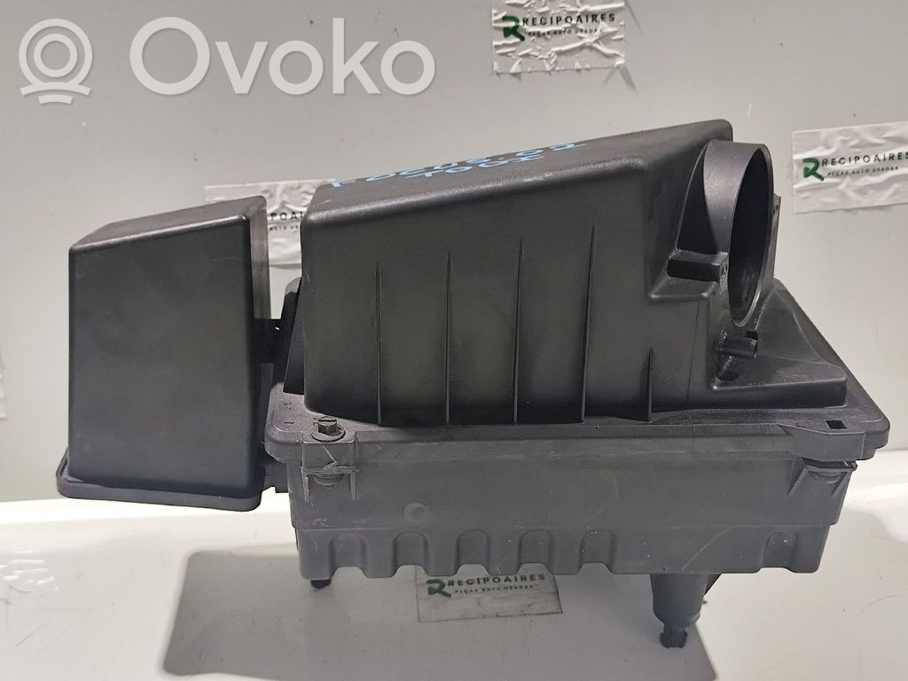 Ford Focus Air filter box 