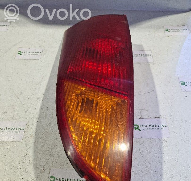 Aizmugurējais lukturis pārsegā   XS4113405A,XS4X13441A