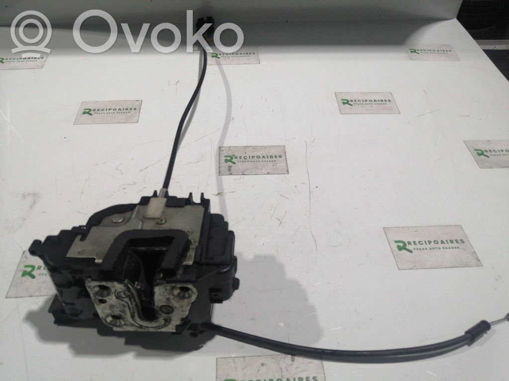 Renault Clio III Etuoven lukko 
