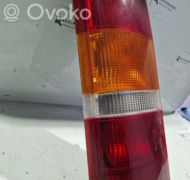 Tailgate rear/tail lights