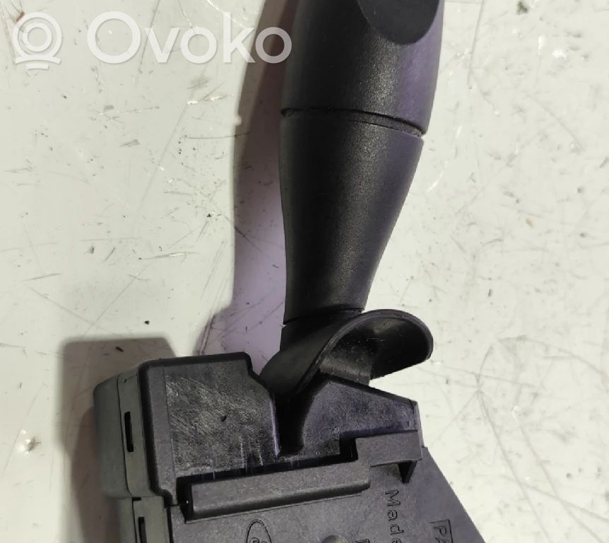 Rokturu komplekts   98AG13335AE