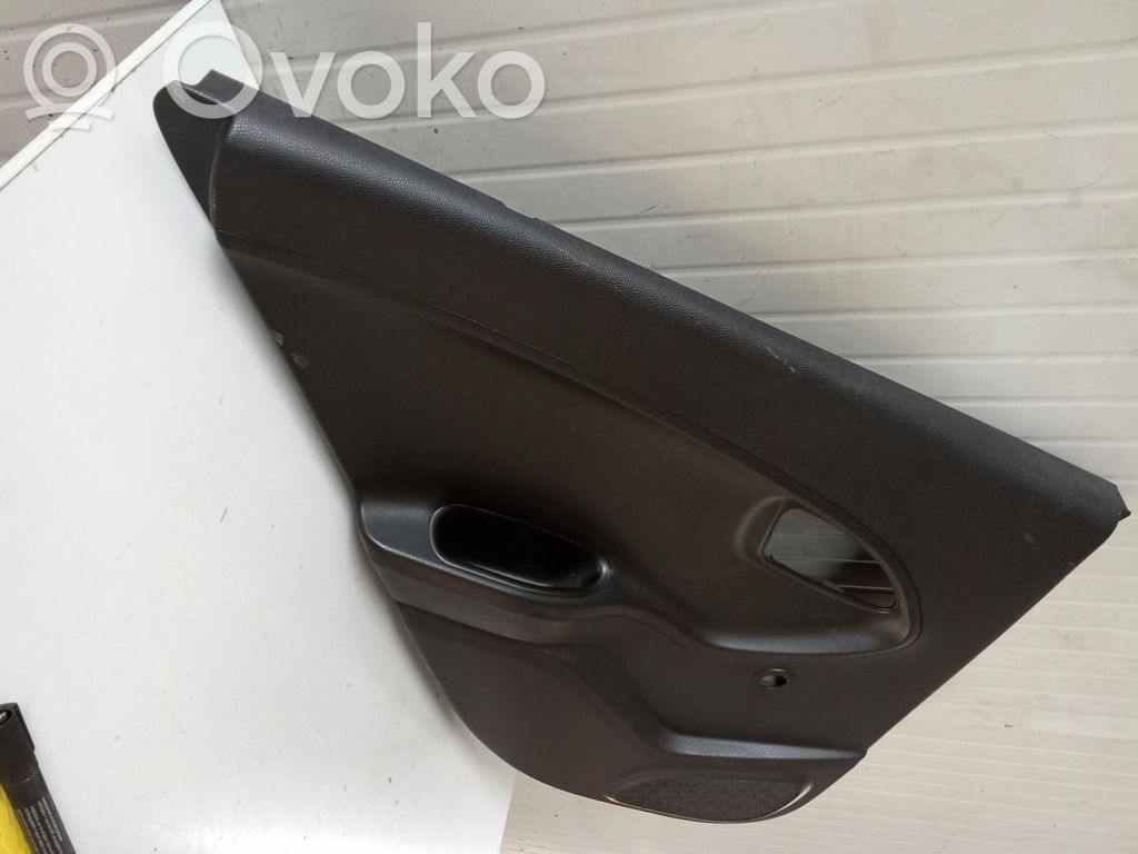 KIA Picanto Apšuvums aizmugurējām durvīm 