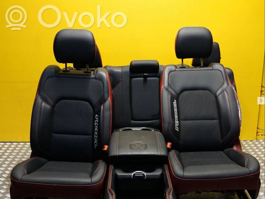 Seat set