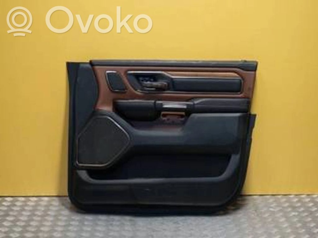 Dodge RAM Priekšējo durvju apdare 