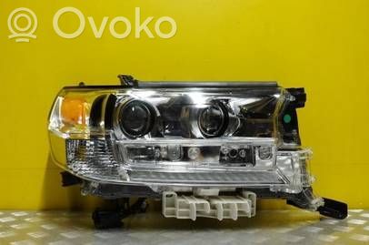Toyota Land Cruiser (J200) Lampa przednia 