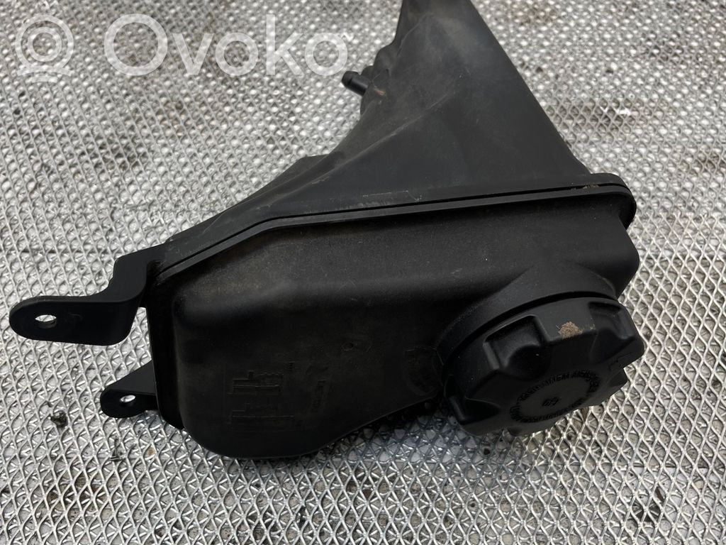Aušinimo skysčio išsiplėtimo bakelis   7607482,10808612,17137519368,17137543026,17137567462,17137640514,7519368,7543026,7567462,7640514,V200057