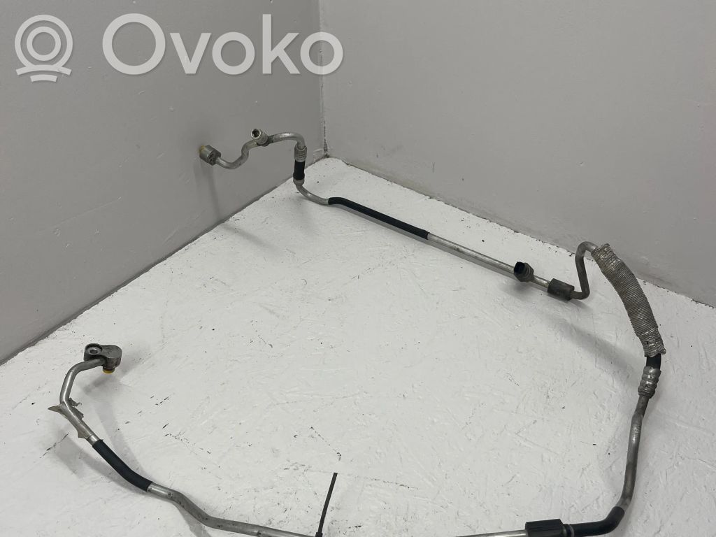BMW 3 E90 E91 Ilmastointilaitteen putki (A/C) 