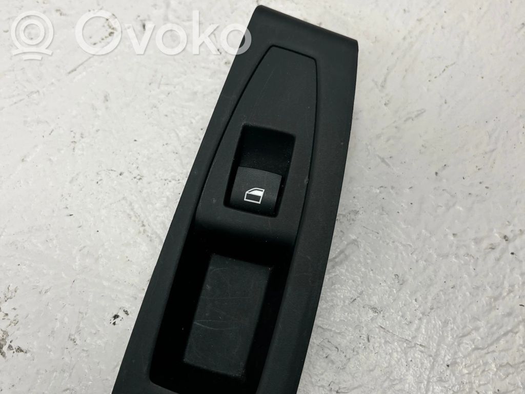 BMW 2 F46 Electric window control switch 