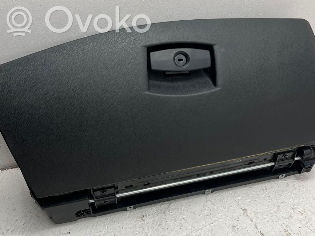 BMW 5 E60 E61 Glove box 