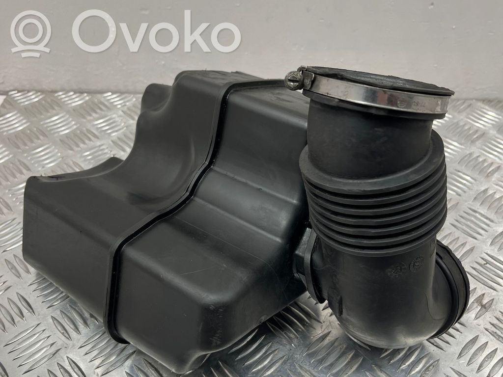 Intake resonator   7571463,70322007,10991213