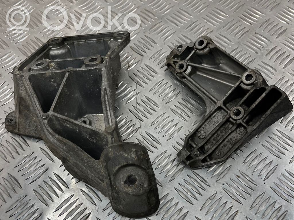 Engine mounting bracket   7505980,AUSTRTA,24168110