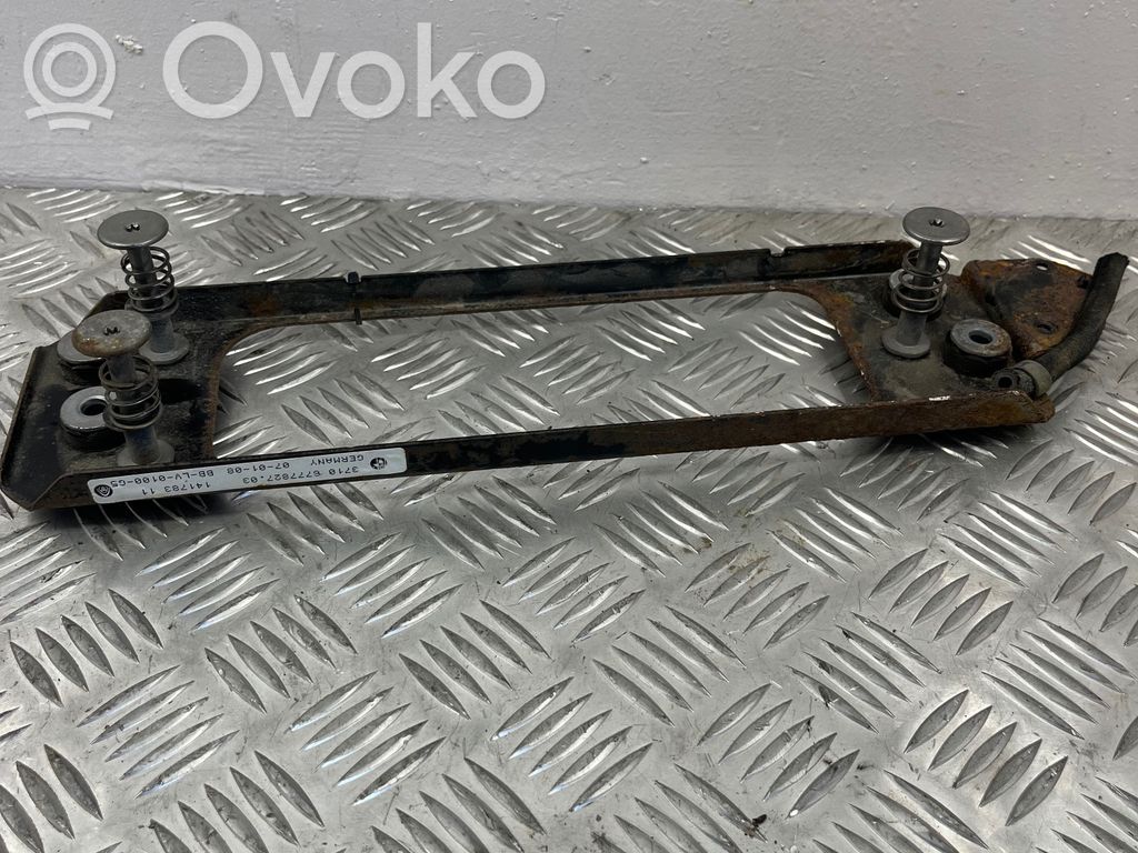 BMW 5 E60 E61 Pneumatic air compressor holding bracket 