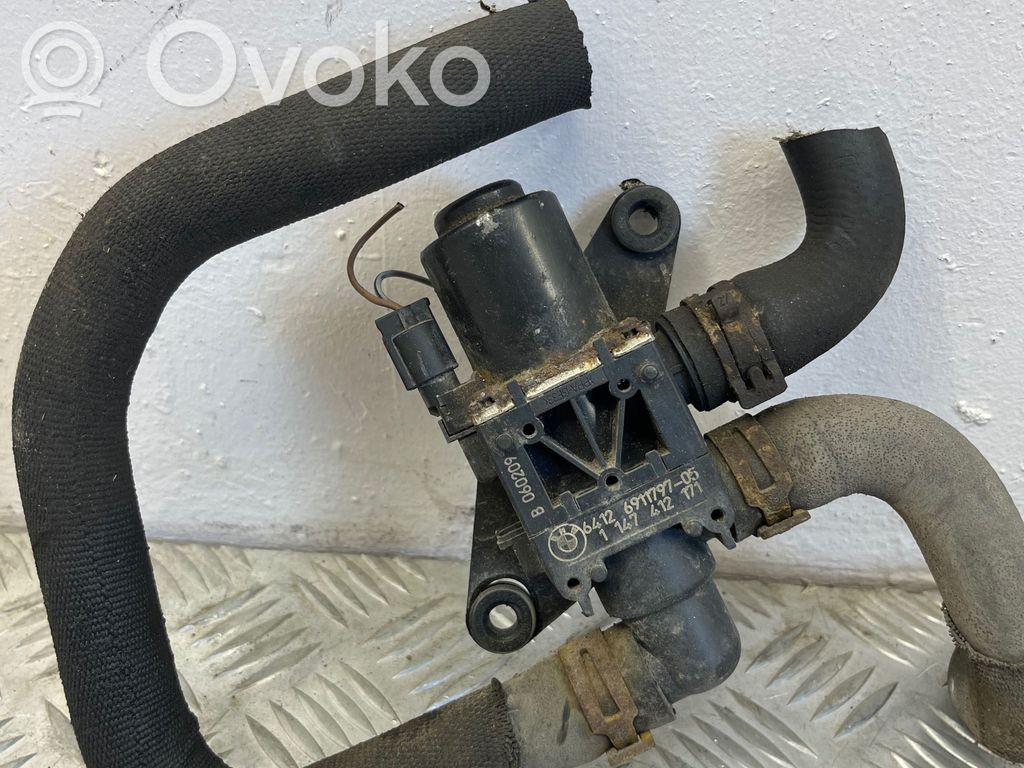 BMW 5 E60 E61 Apsildes radiatora vārsts (-i) 