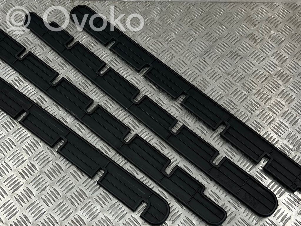 Other trunk/boot trim element   7116736