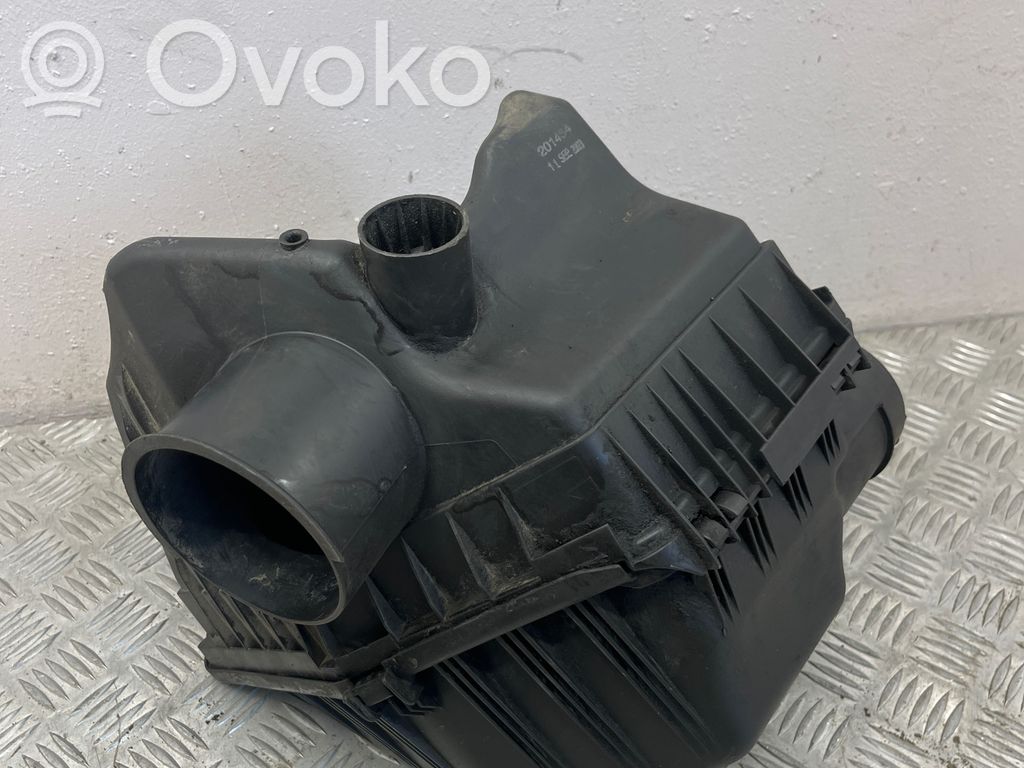 BMW 5 E60 E61 Air filter box 