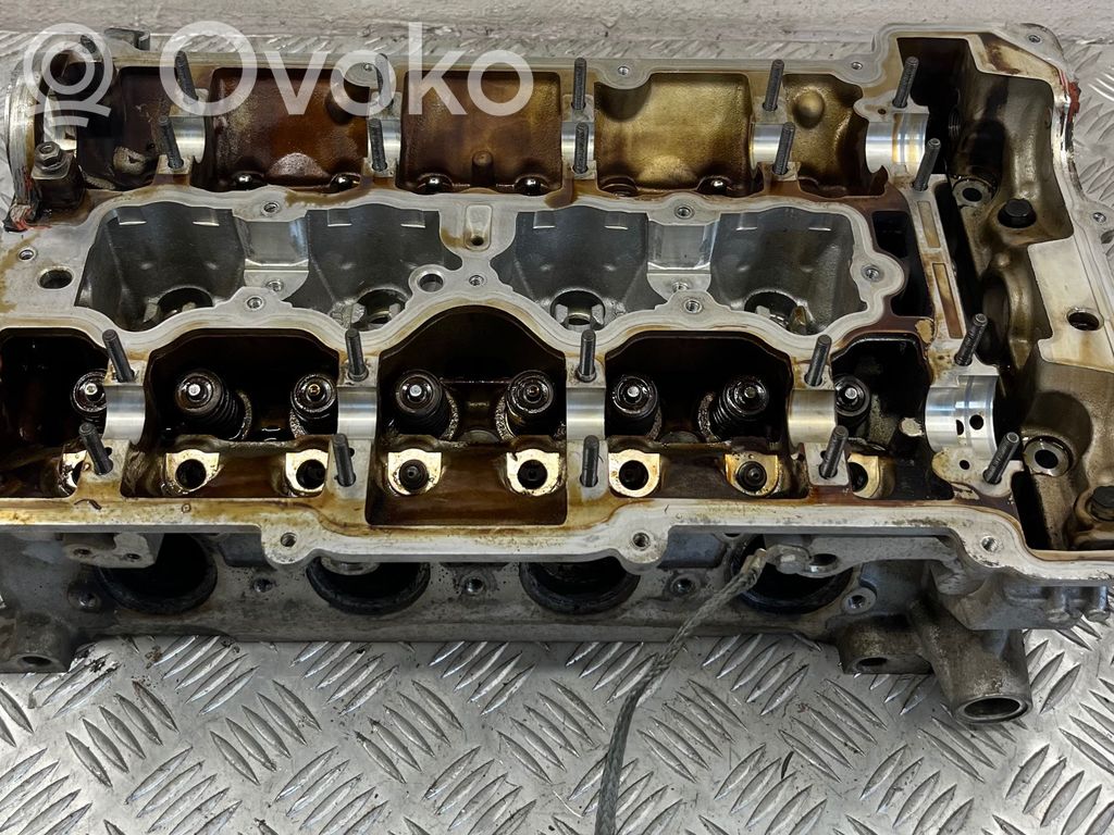 BMW 1 E81 E87 Engine head 