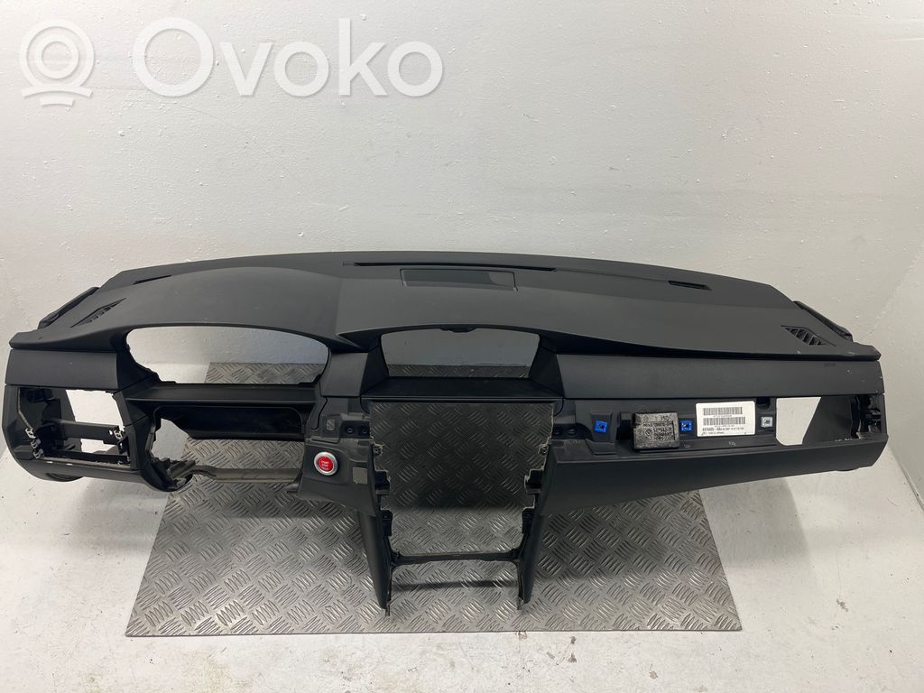BMW 5 E60 E61 Panelė 