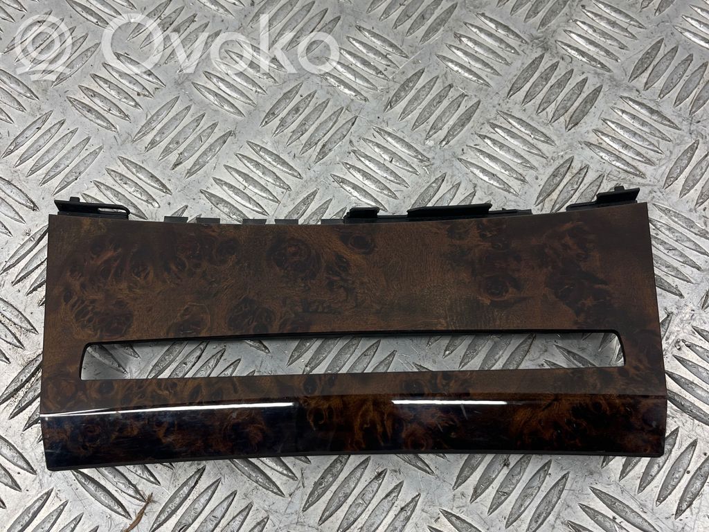 BMW 5 E60 E61 Kita salono detalė 