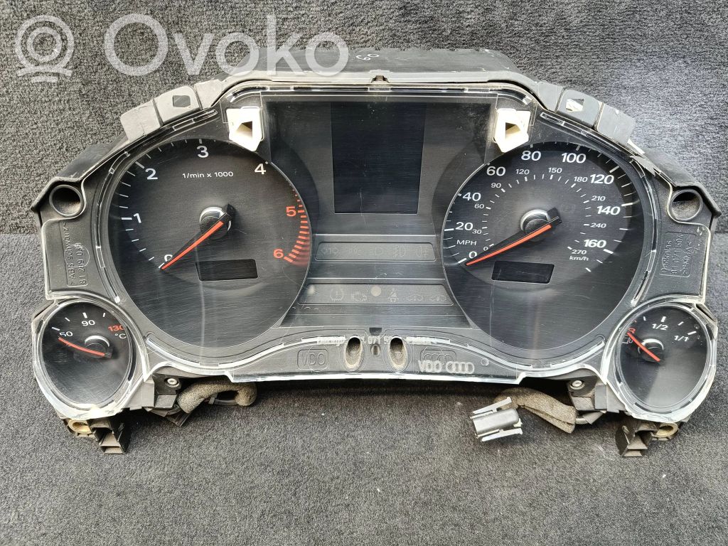 Audi A8 S8 D3 4E Licznik / Prędkościomierz 