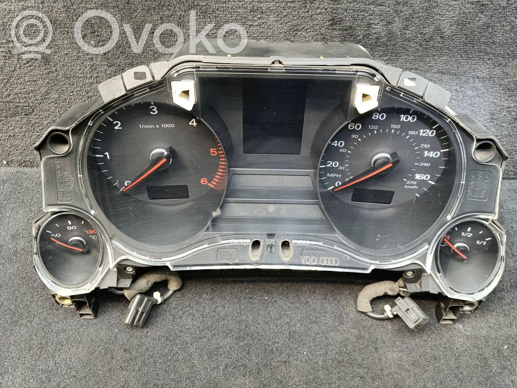 Audi A8 S8 D3 4E Licznik / Prędkościomierz 