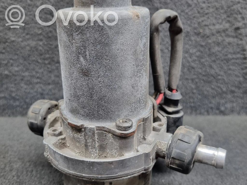 Audi A4 S4 B7 8E 8H Bomba de vacío 