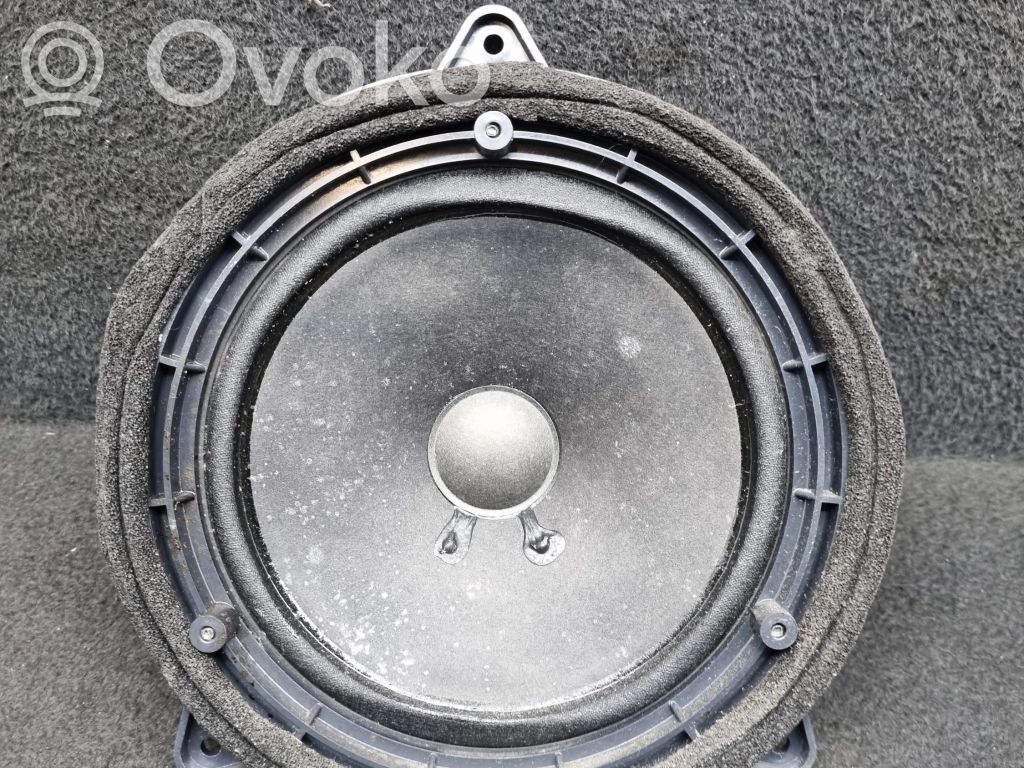 Audi A4 S4 B5 8D Altavoz de la puerta trasera 