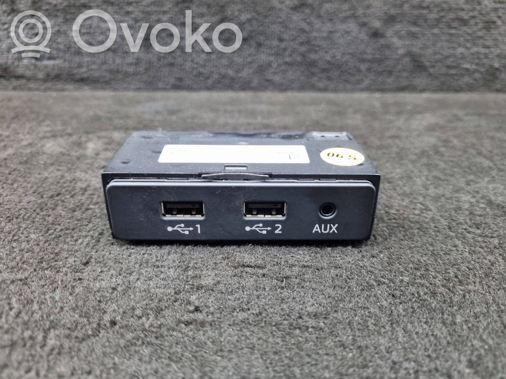 Audi Q7 4M Enchufe conector USB 