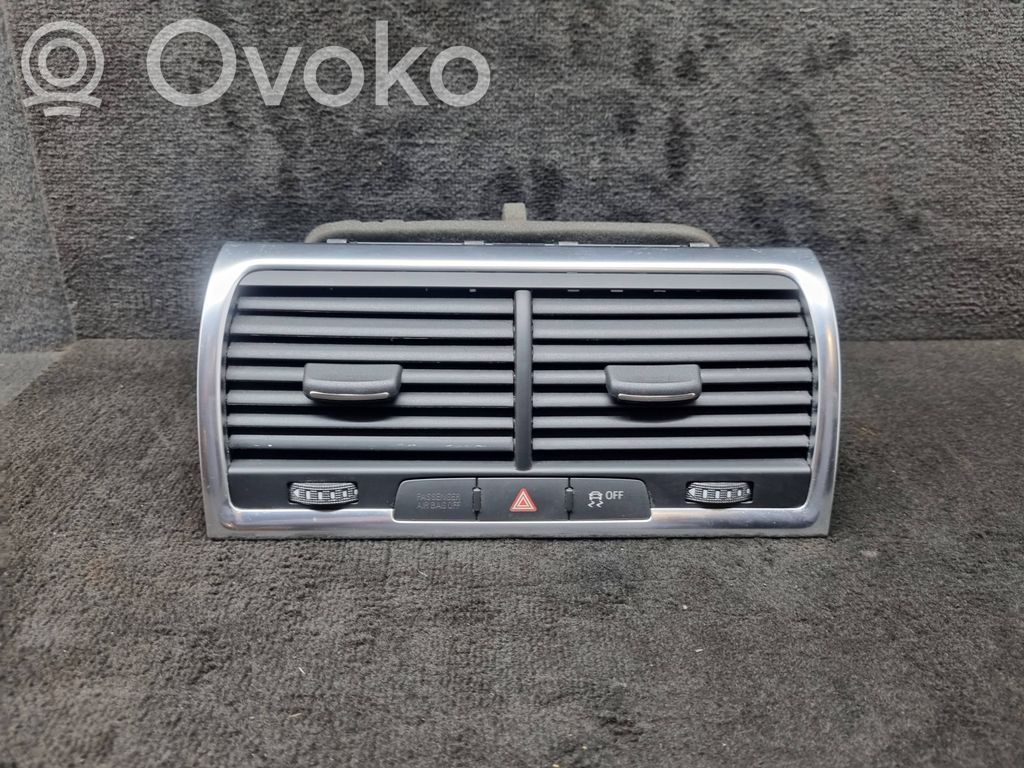 Audi Q7 4L Dysze / Kratki środkowego nawiewu deski rozdzielczej 