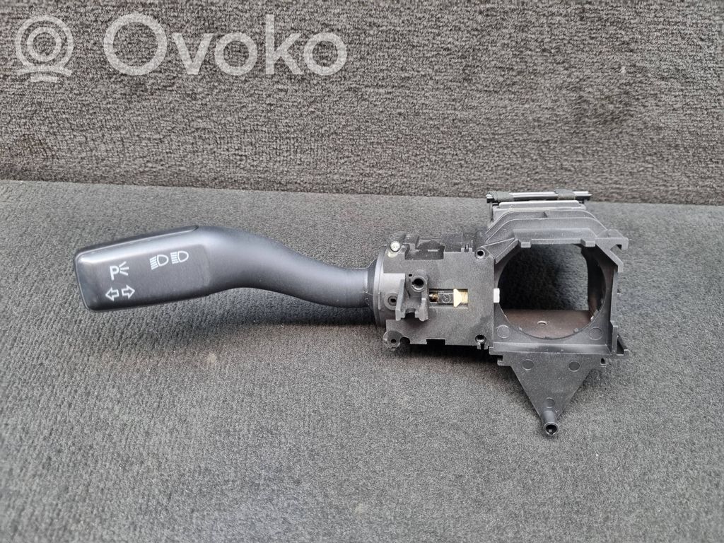 Audi A4 S4 B6 8E 8H Indicator stalk 