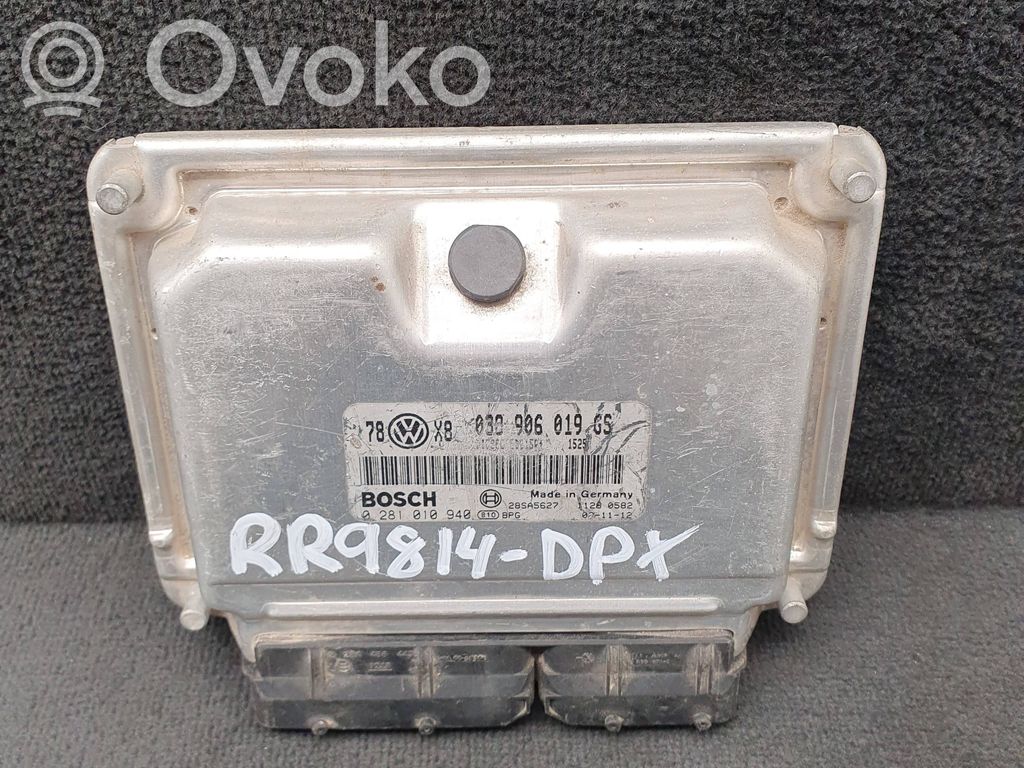 Volkswagen PASSAT B5.5 Engine control unit/module 