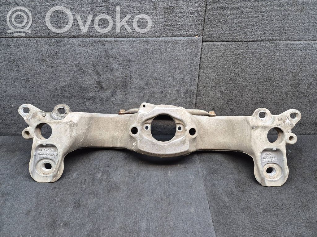 Audi A4 S4 B6 8E 8H Łapa / Mocowanie skrzyni biegów 
