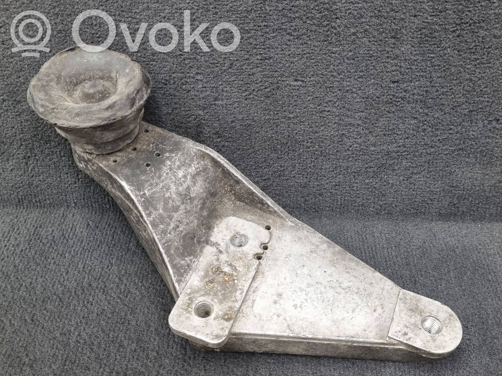 Audi A8 S8 D2 4D Engine mounting bracket 