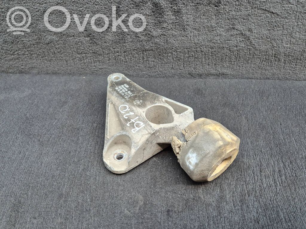 Audi A4 S4 B7 8E 8H Engine mounting bracket 
