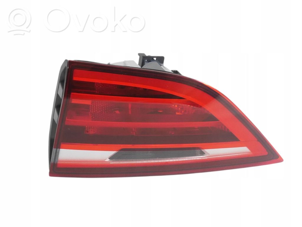 BMW 2 F46 Takaluukun takavalot 