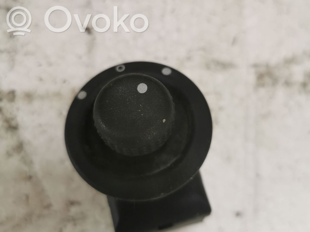 Renault Scenic I Wing mirror switch 