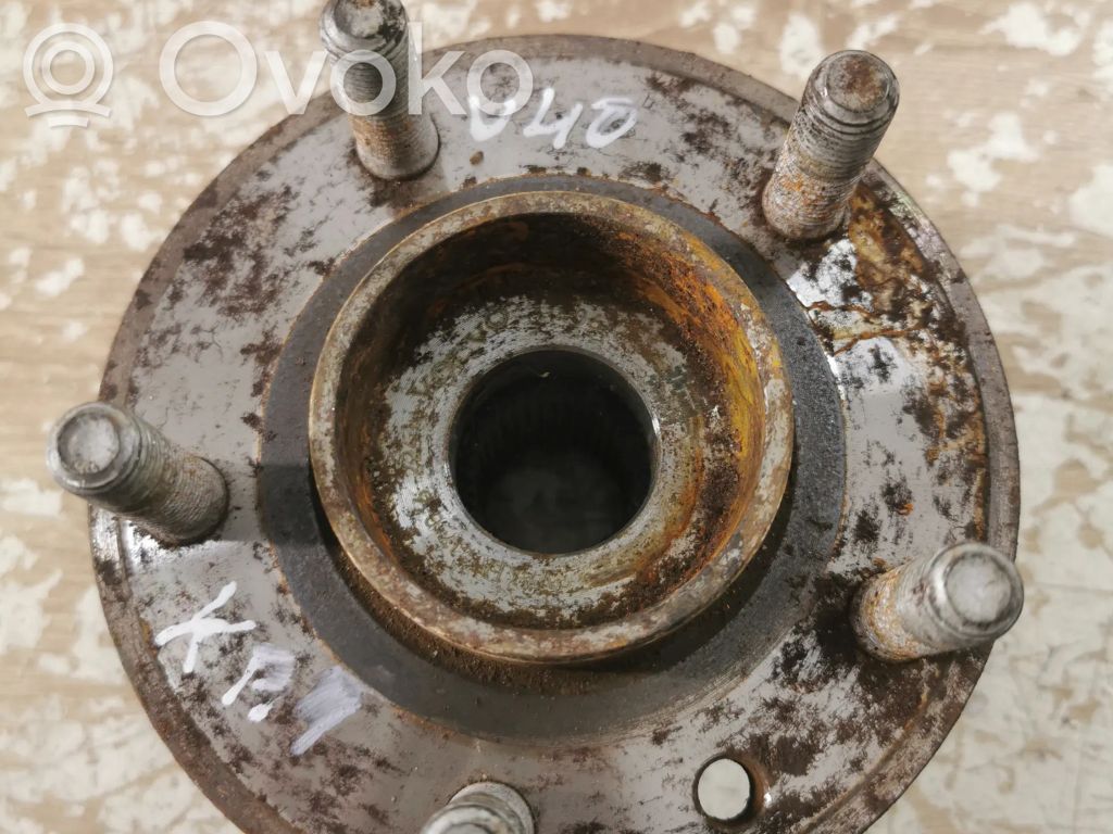 Front wheel hub