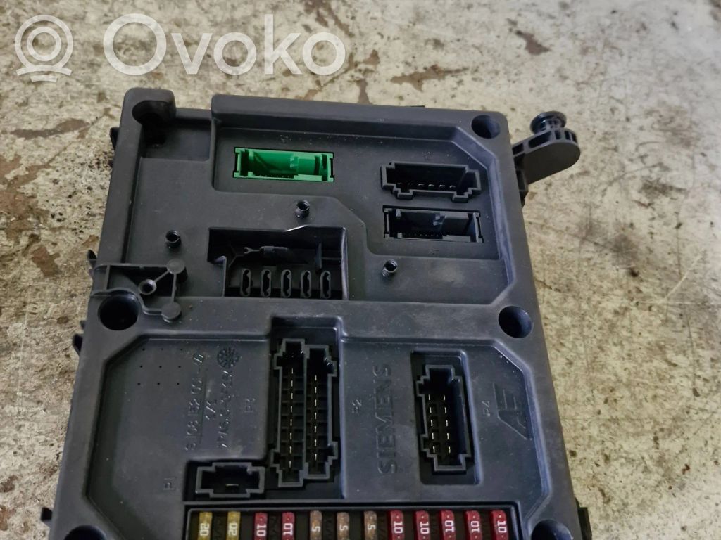 Ford Galaxy Fuse module 