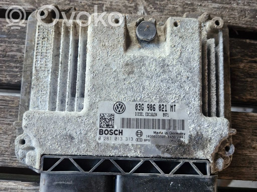Volkswagen PASSAT B6 Engine control unit/module 
