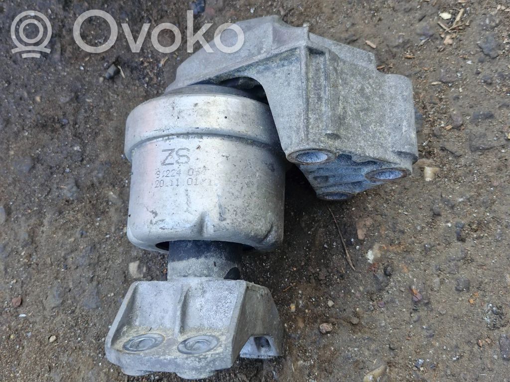 Opel Vectra B Engine mounting bracket 