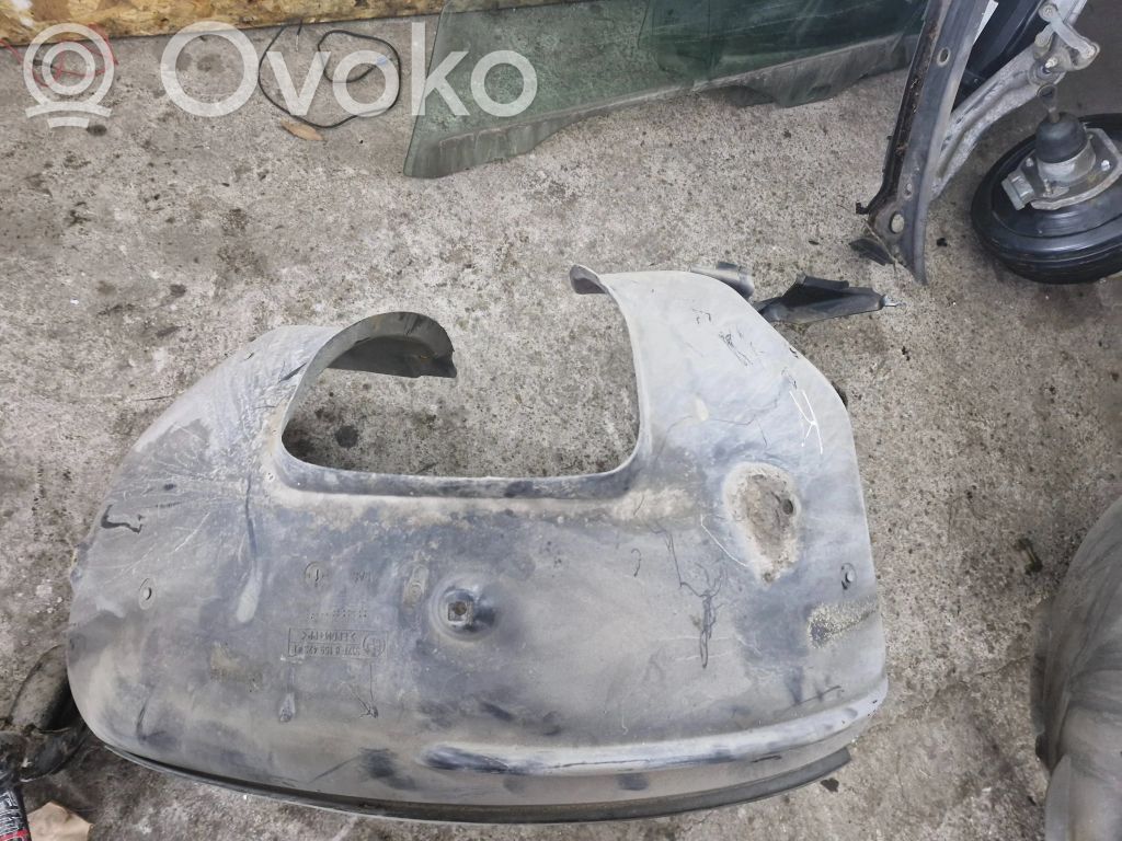 Front wheel arch liner splash guards