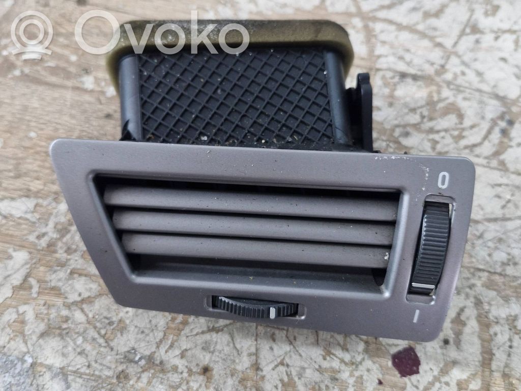BMW 7 E65 E66 Šoninės oro grotelės 