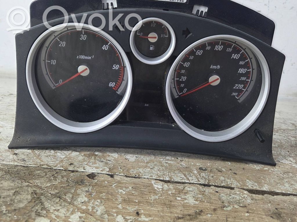Opel Astra H Speedometer (instrument cluster) 